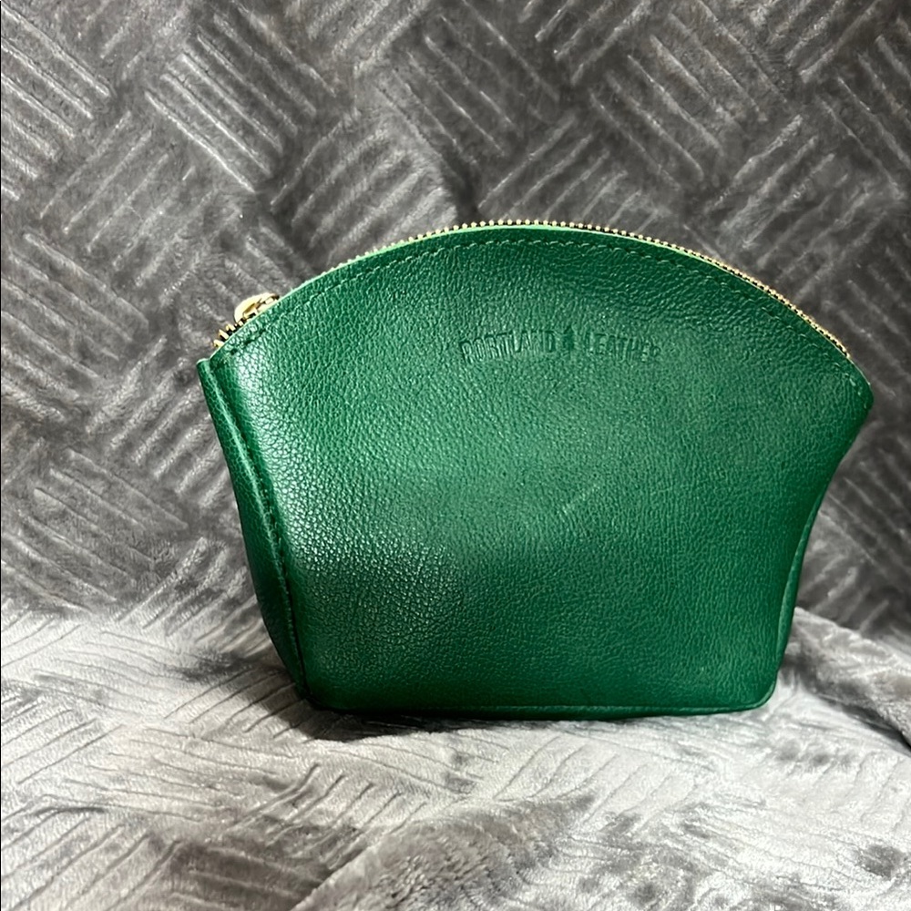 Portland Leather Large Seashell Pouch in Bacalar